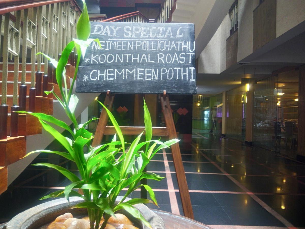 Lotus 8 Hotel Nedumbassery Eksteriør billede